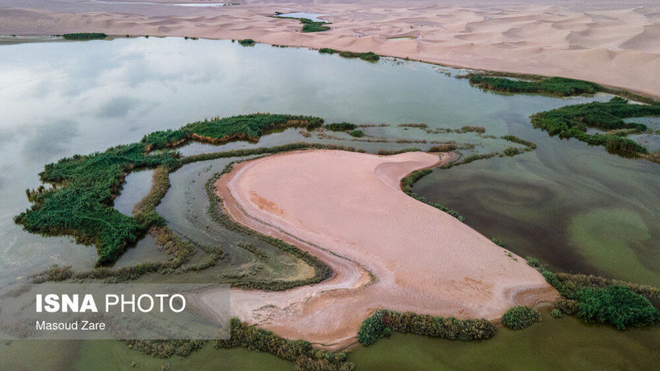 جاذبهای غیر طبیعی در دل کویر جاذبهای غیر طبیعی در دل کویر