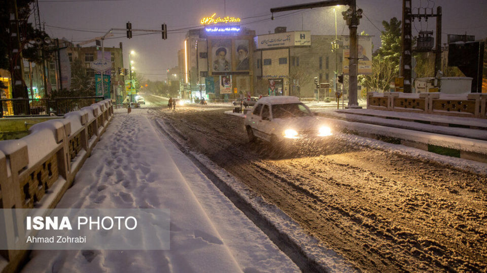 بارش نخستین برف زمستانی در قم