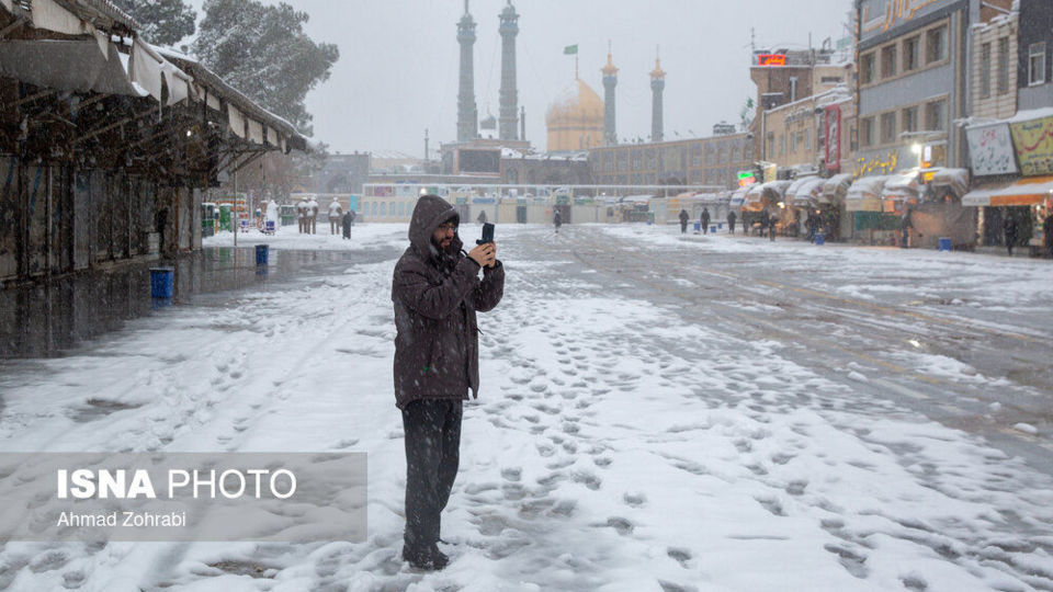 بارش نخستین برف زمستانی در قم