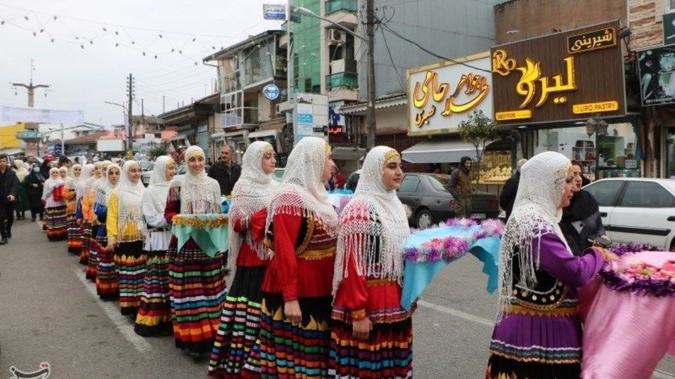  استقبال از نوروز با کارناوال شادپیمایی در کلاچای رودسر 