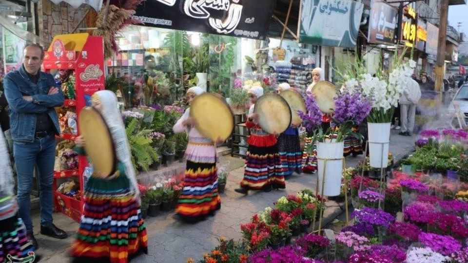  استقبال از نوروز با کارناوال شادپیمایی در کلاچای رودسر 