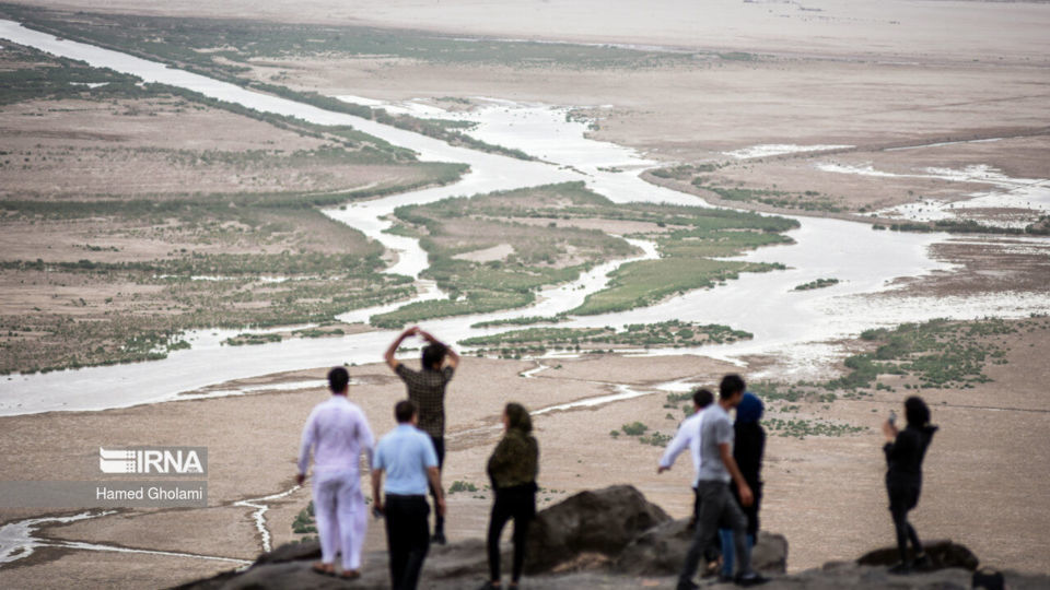 آب در راه سیستان