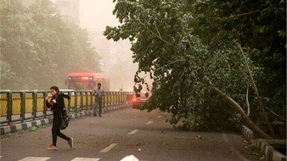 پیش بینی کیفیت هوای تهران جمعه ۵ اردیبهشت ۱۴۰۴/ هشدار نارنجی برای گرد و غبار در تهران پیش بینی کیفیت هوای تهران جمعه ۵ اردیبهشت ۱۴۰۴/ هشدار نارنجی برای گرد و غبار در تهران