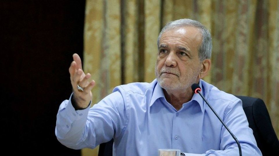 پزشکیان: فراجا هم نماد امنیت است و هم دژ مستحکم پزشکیان: فراجا هم نماد امنیت است و هم دژ مستحکم