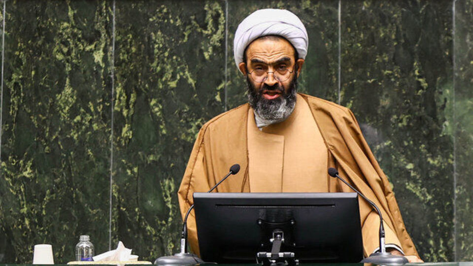 نماینده مجلس: سرنوشت ۶ میلیون نفر به تصمیمهای حوضه آب وابسته است نماینده مجلس: سرنوشت ۶ میلیون نفر به تصمیمهای حوضه آب وابسته است