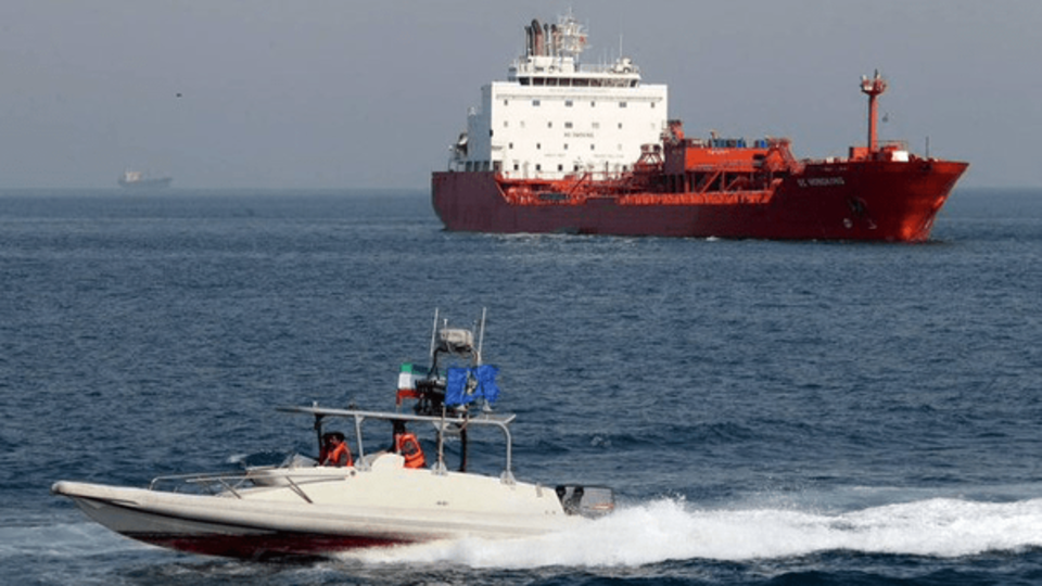 ۴ کشتی دیگر گرفتار تنبیه هرمزی شدند ۴ کشتی دیگر گرفتار تنبیه هرمزی شدند