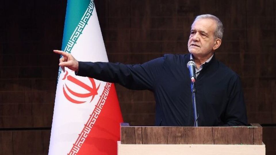 پزشکیان: با قدرت ایستادهایم و تدارکات کشوری را تأمین میکنیم پزشکیان: با قدرت ایستادهایم و تدارکات کشوری را تأمین میکنیم