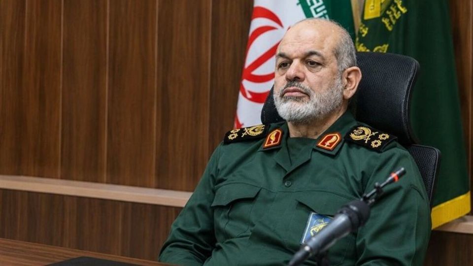 سرلشکر وحیدی: جوان ایرانی در هر میدانی از عزت میهن خود دفاع میکند سرلشکر وحیدی: جوان ایرانی در هر میدانی از عزت میهن خود دفاع میکند