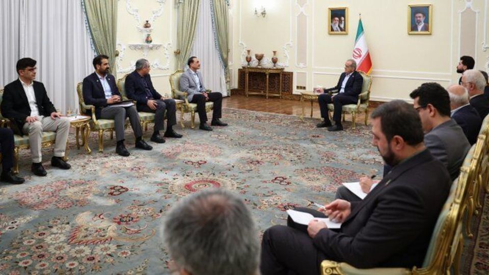 پزشکیان: آمریکا باید پیش از هر گفتوگویی تهدید و تحریم را بردارد پزشکیان: آمریکا باید پیش از هر گفتوگویی تهدید و تحریم را بردارد