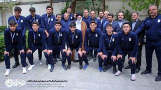 دیدار تیم ملی والیبال دانش‌آموزی ایران با رهبر انقلاب
