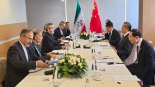 علی‌باقری‌کنی با وزیر خارجه چین دیدار کرد