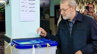 علی لاریجانی در لاریجان رای خود را به صندوق انداخت