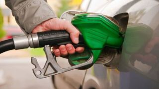 خلجی: شهیدرئیسی تا آخر مقابل افزایش قیمت بنزین ایستاد