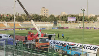 کارگران در ورزشگاه شهدای شهر قدس همچنان مشغول کارند! 