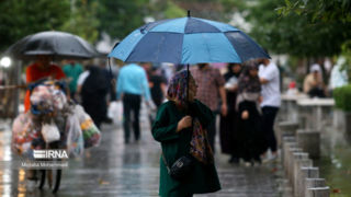 بارش باران در اکثر استان‌ها/کاهش دما در نوار شمالی کشور