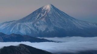 نمای دل‌انگیز قلۀ دماوند 