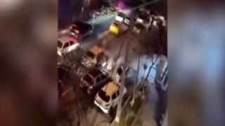 جزئیات برهنه شدن یک زن روی ماشین پلیس در اتوبان صیاد شیرازی مشهد جزئیات برهنه شدن یک زن روی ماشین پلیس در اتوبان صیاد شیرازی مشهد