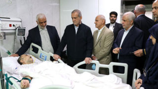 پزشکیان به عیادت مجتبی رحماندوست رفت پزشکیان به عیادت مجتبی رحماندوست رفت