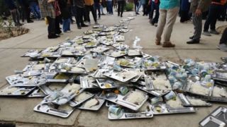 توضیح دانشگاه علوم پزشکی کاشان در خصوص مشاهده موجودی در غذای یکی از دانشجویان توضیح دانشگاه علوم پزشکی کاشان در خصوص مشاهده موجودی در غذای یکی از دانشجویان