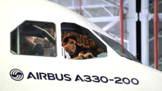 واکنش مشاور سابق وزیر راه و شهرسازی به واردات دو فروند ایرباس ۳۳۰: این یک گام راهبردی در توسعه ناوگان هوایی است واکنش مشاور سابق وزیر راه و شهرسازی به واردات دو فروند ایرباس ۳۳۰: این یک گام راهبردی در توسعه ناوگان هوایی است