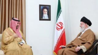 در بیت رهبری اینگونه از مهمانان پذیرایی می شود/ تشریفات دیپلماتیک در بیت چگونه است؟/ پرچم ایران در سمت راست رهبری قرار میگیرد در بیت رهبری اینگونه از مهمانان پذیرایی می شود/ تشریفات دیپلماتیک در بیت چگونه است؟/ پرچم ایران در سمت راست رهبری قرار میگیرد