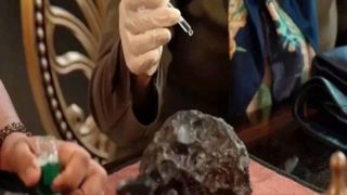 آگهیهای میلیاردی برای فروش شهابسنگ؛ ۲۳ کلاهبردار دستگیر شدند آگهیهای میلیاردی برای فروش شهابسنگ؛ ۲۳ کلاهبردار دستگیر شدند