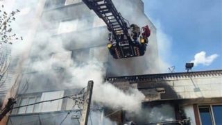 آتشسوزی در انبار یکی از ساختمانهای اداری خیابان طالقانی آتشسوزی در انبار یکی از ساختمانهای اداری خیابان طالقانی