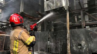 آتش چه برسر ساختمان اداری خیابان طالقانی تهران آورد آتش چه برسر ساختمان اداری خیابان طالقانی تهران آورد