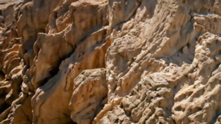 "کال جنی" درهای افسانهای در دل کویر طبس "کال جنی" درهای افسانهای در دل کویر طبس