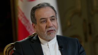 واکنش قاطع عراقچی به پیشنهاد هستهای آمریکا: برای ادامه غنیسازی اورانیوم از کسی اجازه نمیگیریم/ اگر قدرت نداشتیم، آمریکا ما را بمباران میکرد واکنش قاطع عراقچی به پیشنهاد هستهای آمریکا: برای ادامه غنیسازی اورانیوم از کسی اجازه نمیگیریم/ اگر قدرت نداشتیم، آمریکا ما را بمباران میکرد