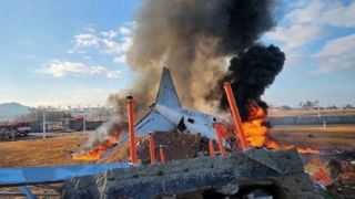 سقوط هواپیما روی یک خانه روستایی ! سقوط هواپیما روی یک خانه روستایی !