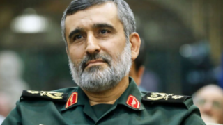 وقتی پلیس به سردار حاجیزاده و دخترش مشکوک میشه وقتی پلیس به سردار حاجیزاده و دخترش مشکوک میشه