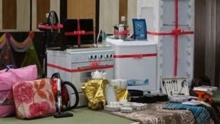 کمک یک میلیارد تومانی مادر شهید و بانوی خیر تبریزی به نوعروسان کمک یک میلیارد تومانی مادر شهید و بانوی خیر تبریزی به نوعروسان