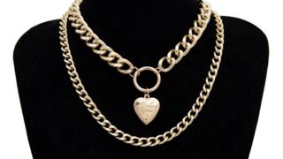 راهنمای کامل انواع گردنبند طلا | انتخابی آگاهانه برای زیبایی و کارایی بیشتر راهنمای کامل انواع گردنبند طلا | انتخابی آگاهانه برای زیبایی و کارایی بیشتر