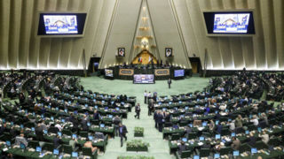 تکذیب تعطیلی دو هفته ای مجلس/بهارستان تا ٥مهر جلسه علنی ندارد تکذیب تعطیلی دو هفته ای مجلس/بهارستان تا ٥مهر جلسه علنی ندارد