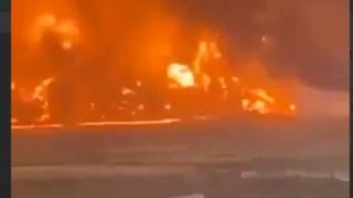 تصاویری از حملات گسترده رژیم صهیونیستی به بندر الحدیده یمن تصاویری از حملات گسترده رژیم صهیونیستی به بندر الحدیده یمن