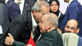 واکنش معاون تشریفات ریاست جمهوری به حاشیههای یک عکس واکنش معاون تشریفات ریاست جمهوری به حاشیههای یک عکس