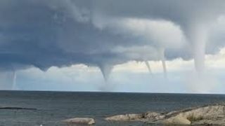 وقوع گردبادهای دریایی و آخرالزمانی در سواحل ترکیه وقوع گردبادهای دریایی و آخرالزمانی در سواحل ترکیه