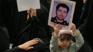 قصه آخرین دیدار با شهید مدهنی | به چشم خویشتن دیدم که جانم میرود قصه آخرین دیدار با شهید مدهنی | به چشم خویشتن دیدم که جانم میرود