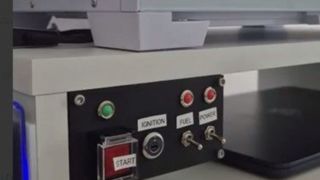 ابتکار جالب کاربر ردیت؛ کامپیوتر را به سبک خلبان جت روشن کنید ابتکار جالب کاربر ردیت؛ کامپیوتر را به سبک خلبان جت روشن کنید