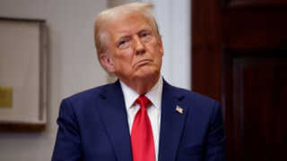 اول من، آخر آمریکا ! اول من، آخر آمریکا !