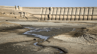 هشدار وزارت نیرو: ۱۰ درصد آب کمتر مصرف کنید هشدار وزارت نیرو: ۱۰ درصد آب کمتر مصرف کنید