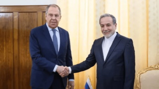 گفتگوی تلفنی وزیر خارجه روسیه با عراقچی گفتگوی تلفنی وزیر خارجه روسیه با عراقچی