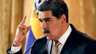 مادورو: صهیونیستهای راستگرا میخواهند ونزوئلا را به شیاطین امپریالیست تحویل دهند مادورو: صهیونیستهای راستگرا میخواهند ونزوئلا را به شیاطین امپریالیست تحویل دهند