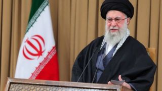 رهبر انقلاب: پیغام با واسطه ایران به آمریکا دروغ محض است/ در جنگ ۱۲ روزه برنامهریزی ۲۰ ساله دشمن شکست خورد رهبر انقلاب: پیغام با واسطه ایران به آمریکا دروغ محض است/ در جنگ ۱۲ روزه برنامهریزی ۲۰ ساله دشمن شکست خورد