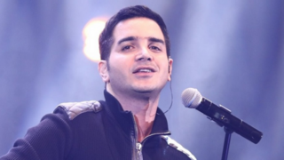 واکنش محسن یگانه به نشان دادن پرچم بحرین در کنسرتش: زنده باد هرچی ایرانیه واکنش محسن یگانه به نشان دادن پرچم بحرین در کنسرتش: زنده باد هرچی ایرانیه