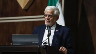 عارف: دانشگاهها باید به نهاد علمی عمومی تبدیل شوند عارف: دانشگاهها باید به نهاد علمی عمومی تبدیل شوند