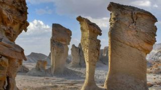 یکی از مناطق عجیب و دیدنی بندر لنگه یکی از مناطق عجیب و دیدنی بندر لنگه