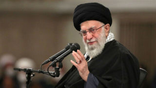 انتشار گفتوگوی تلفنی رهبر شهید با همسر شهید رئیسی در سالروز شهادت وی انتشار گفتوگوی تلفنی رهبر شهید با همسر شهید رئیسی در سالروز شهادت وی