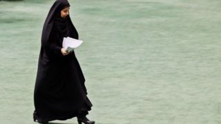 «سخن پردازی» برای پنهان کردن «واقعیت های تلخ» مسکن!